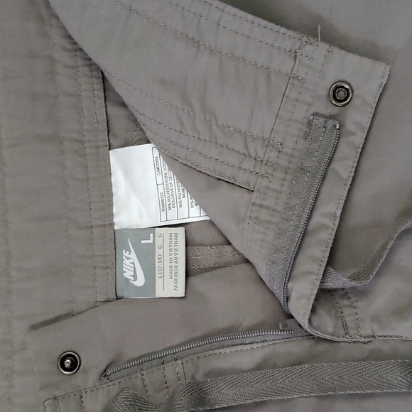 Nike Gray Capris Draw String Hems Size L - Picture 2 of 7